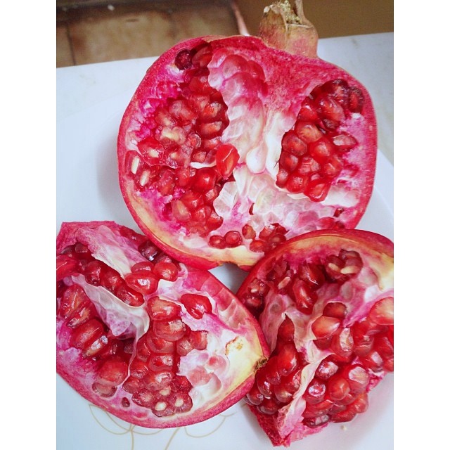 #Pomegranate or #Anaar or #Delima | Pomegranate Derives from the Medieval Latin word = "Pomum" or Apple and "Granatum" or Seeded | Winter 2013 | Rana Market | #Islamabad, Pakistan