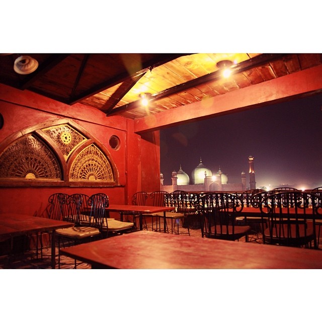 Dinner at #Cucoos Den Cafe | #TraveloguePakistan #FoodStreet #NightLife | Spring 2013 #Throwback | Food Street at Fort Rd, Near #Badshahi Masjid | Old #Lahore, Punjab Province, Pakistan