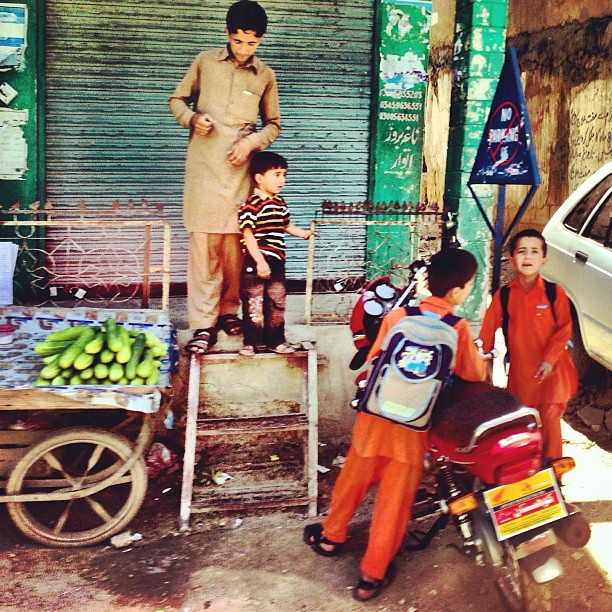 Budak Sekolah Kat Sini Berbaju Oren | Timun Walla | Battagram | Karakoram Highway | Khyber Pakhtoonkhwa Province, Pakistan