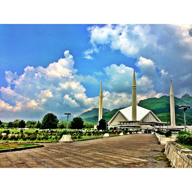 Hati Tertawan Dengan Awan Gemawan | Faisal Masjid | Faisal Avenue | #Islamabad, Pakistan