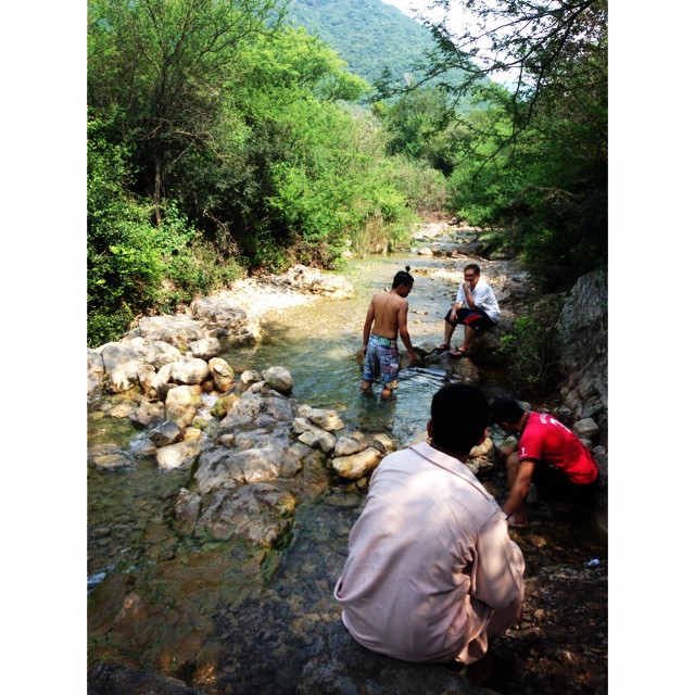 Busy Buat Kolam Sendiri, Paras Lutut Je ! Haha | Back to Nature | Less Water Today | Mandi-Manda & Picnic Ikan Bakar | Autumn 2013 | #iPhoneography Adventure Trail | #Trail5 #Margalla Hill National Park | #Islamabad, Pakistan