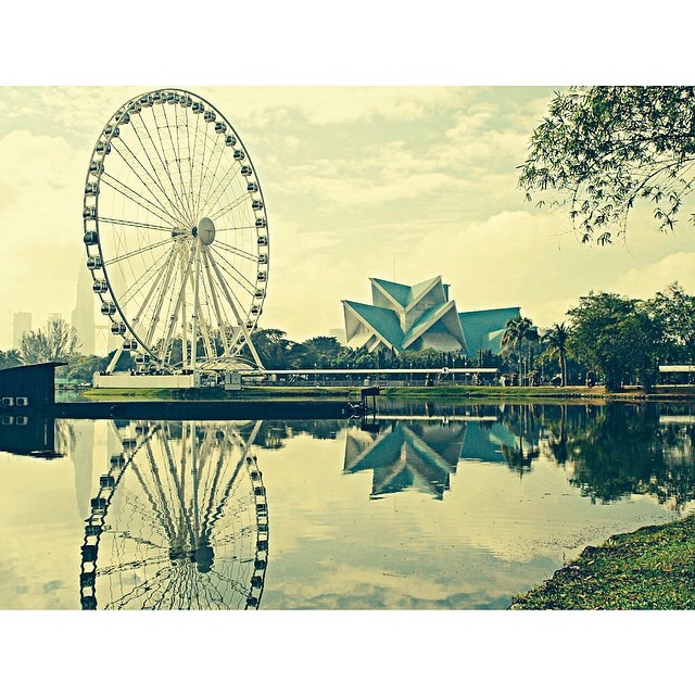 Reflection | Eye On Malaysia | Taman Tasik Titiwangsa | Suatu Ketika Dahulu | Kuala Lumpur, Wilayah Persekutuan | Malaysia