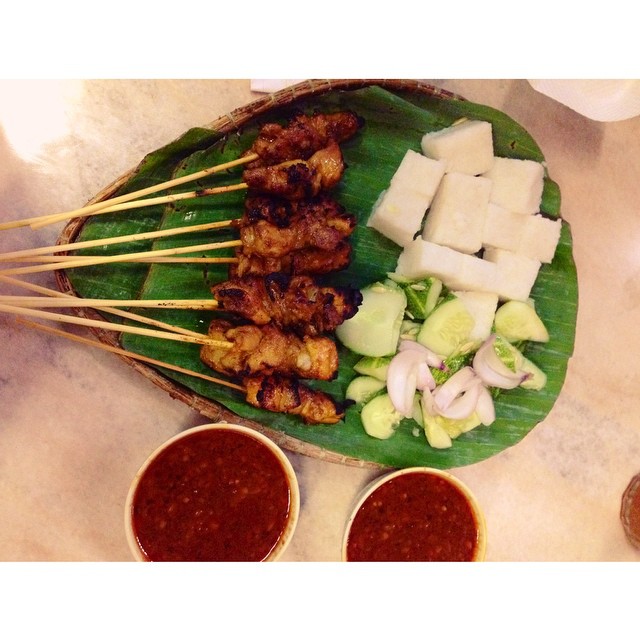 #Satay + Nasi Impit + Bawang + Timun | #SatayStation | Plaza Shah Alam | Shah Alam | #Selangor | Malaysia